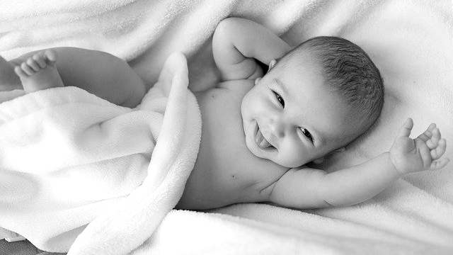 赤ちゃん 子供 笑顔